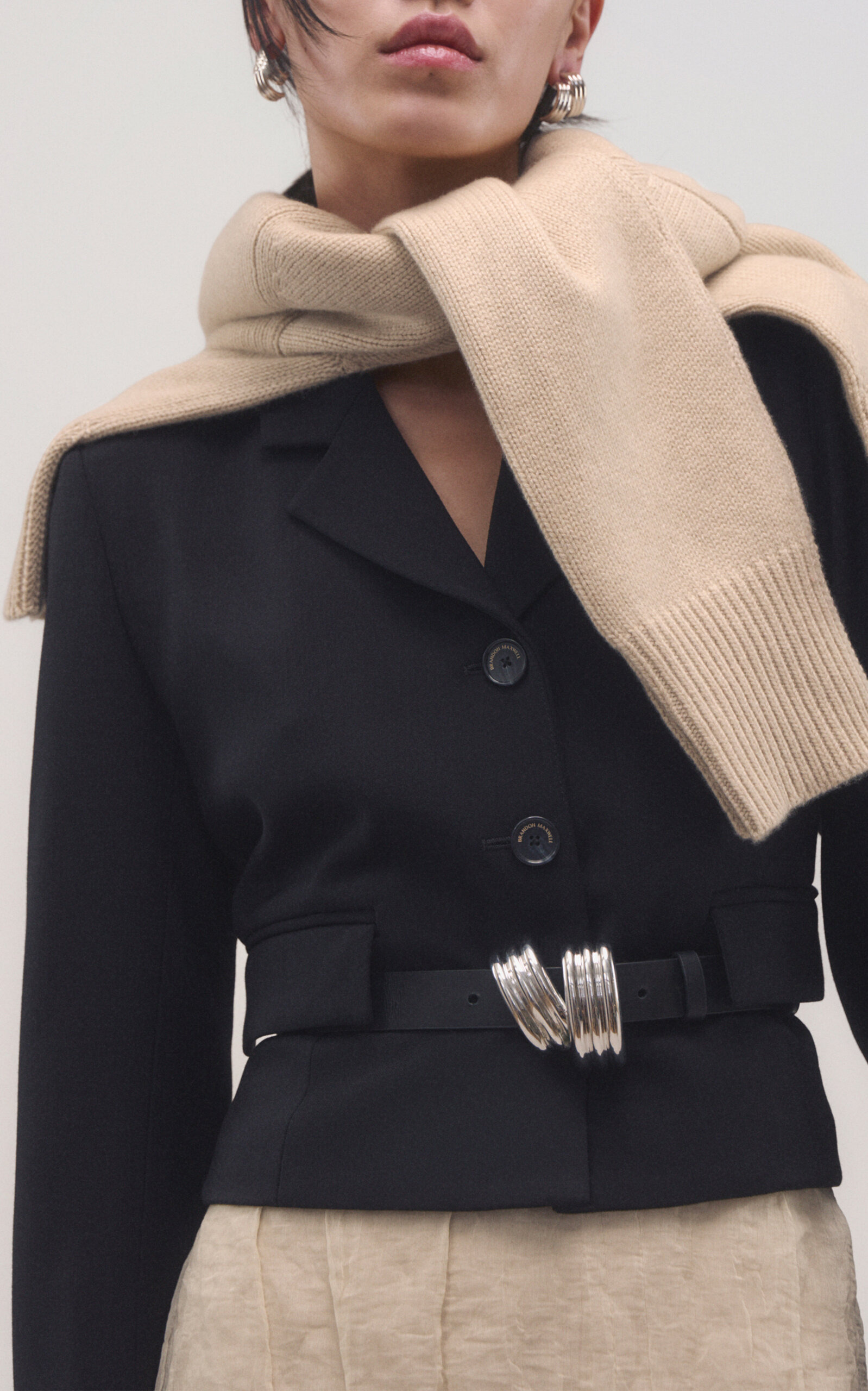The Rowe Cropped Cashmere Henley Sweater taupe - 2