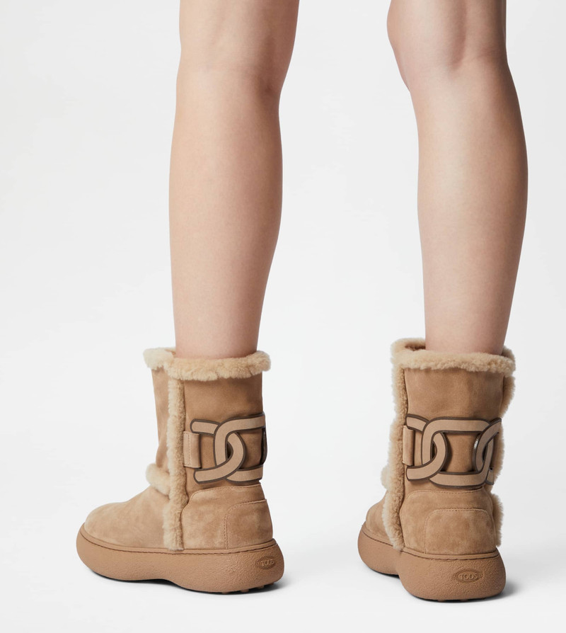 Tod's TOD'S W. G. ANKLE BOOTS IN SUEDE - BROWN outlook