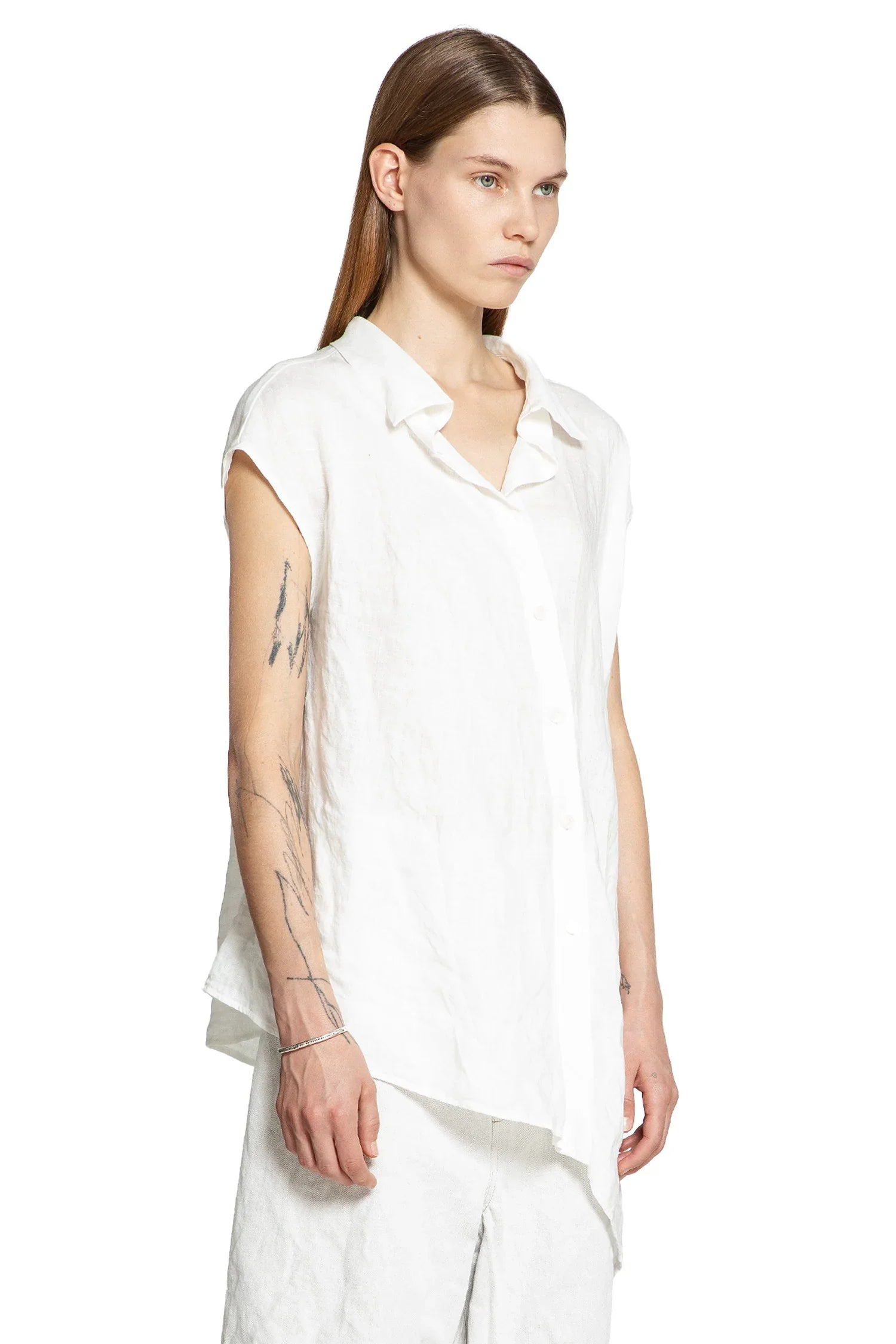 Reclined Sleeveless Shirt - 3