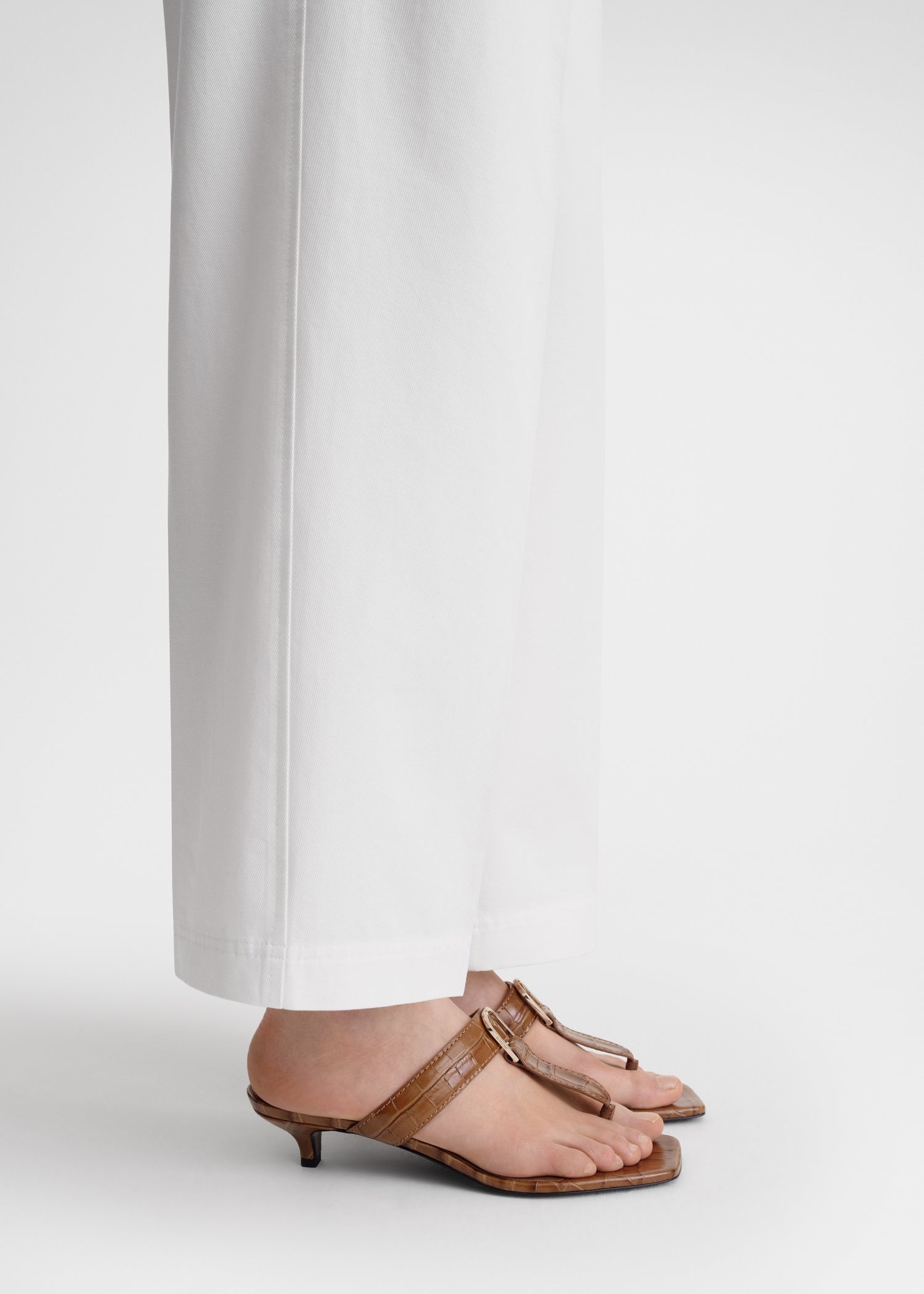 The Belted Croco Flip-Flop Heel camel - 3