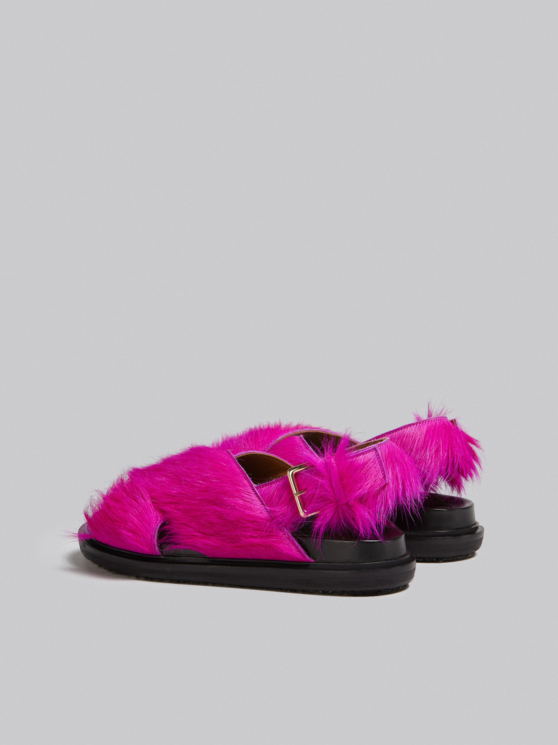Marni FUCHSIA LONG-HAIR CALFSKIN FUSSBETT outlook