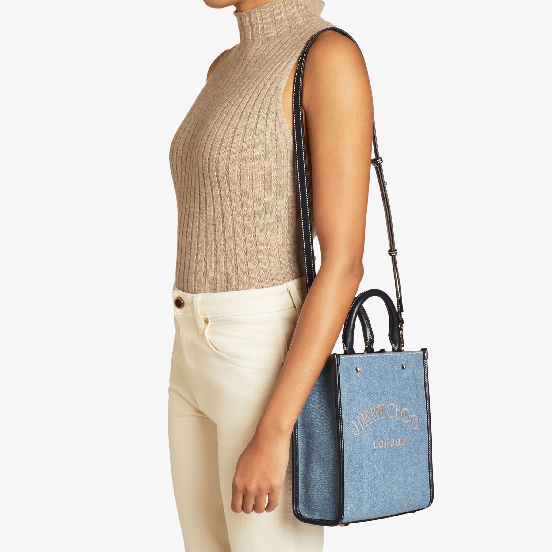 Varenne Tote N/s
Washed Denim Logo Tote Bag with Embroidered Logo - 2