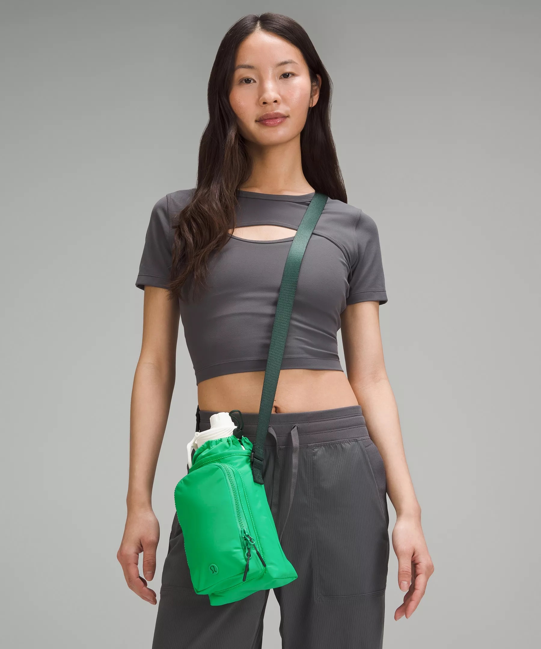 Water Bottle Crossbody with Front Pocket 2L - 4