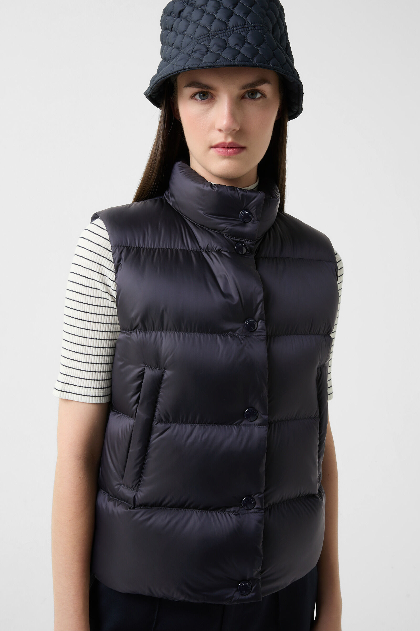 Orely down vest in Navy blue - 5