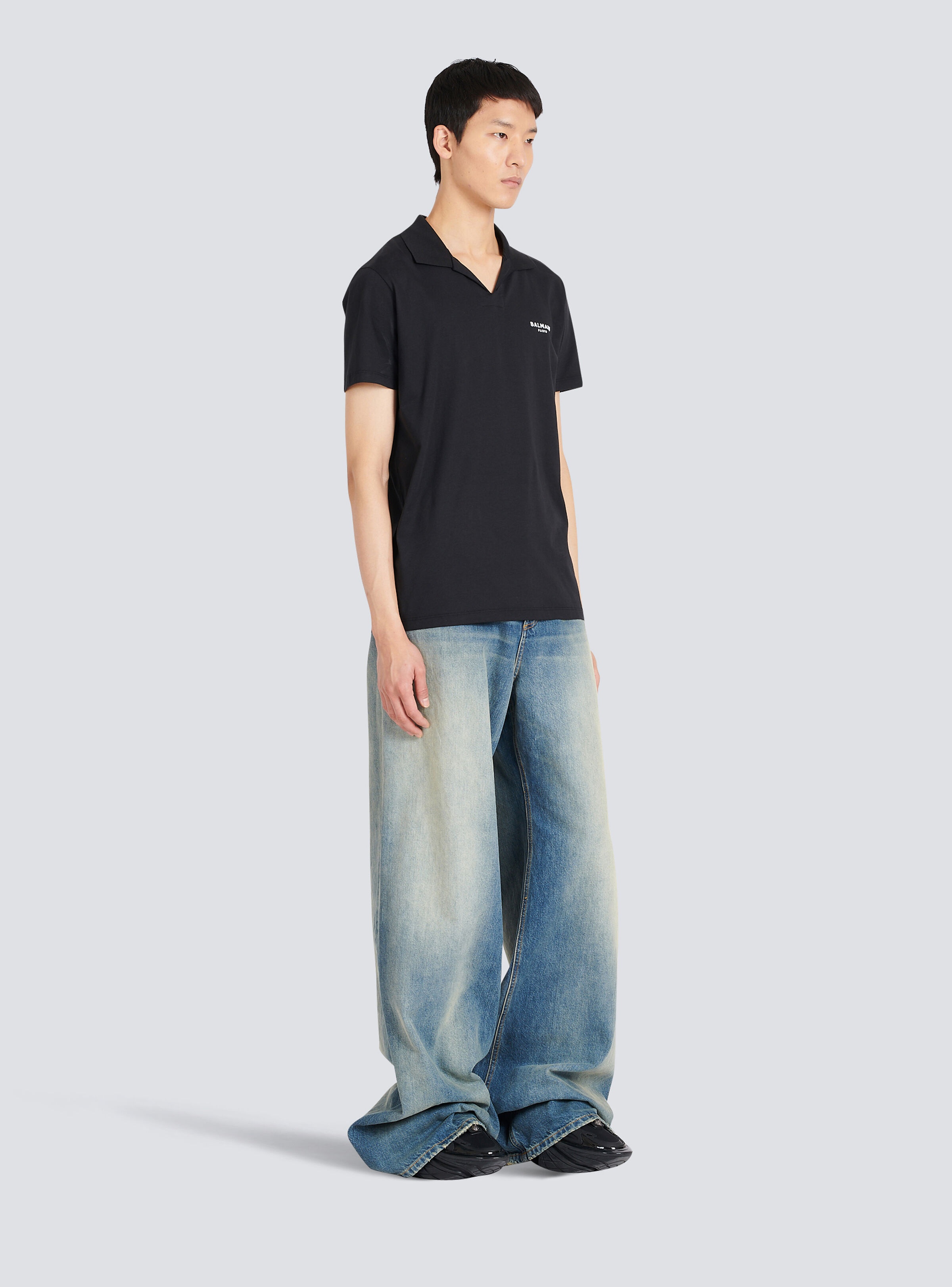 Sustainable cotton polo with small velvet Balmain Paris logo - 6
