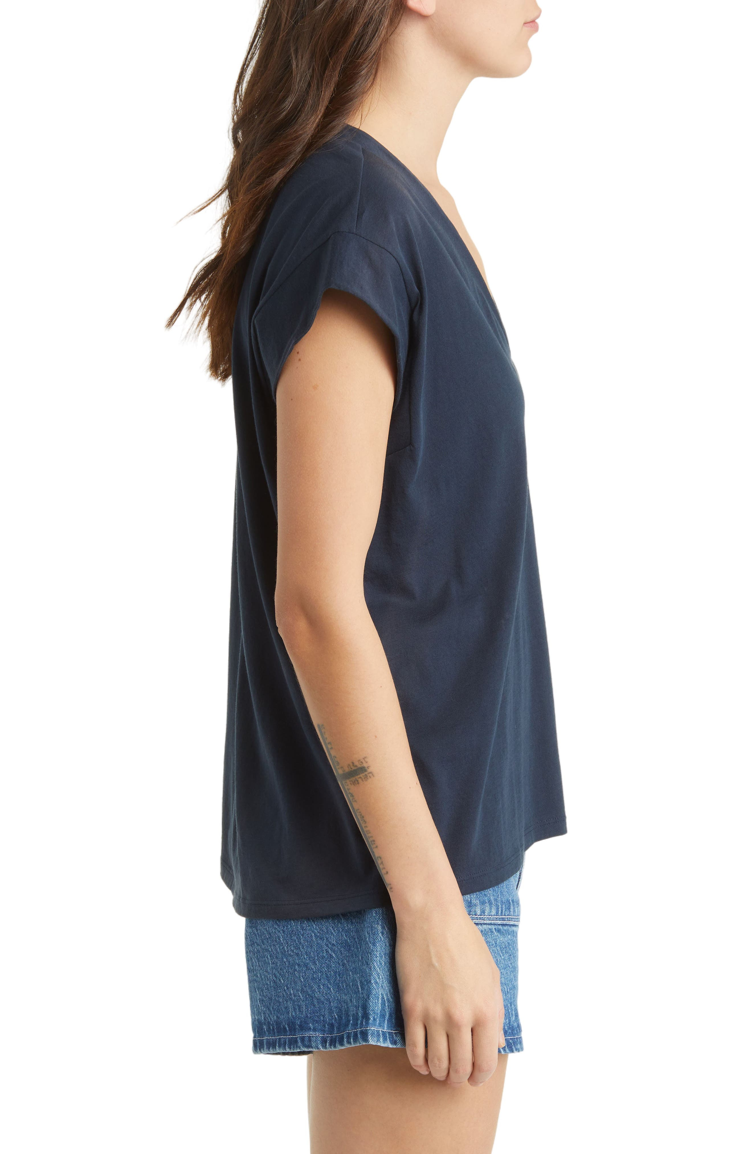 Le Mid Rise V-Neck T-Shirt - 3