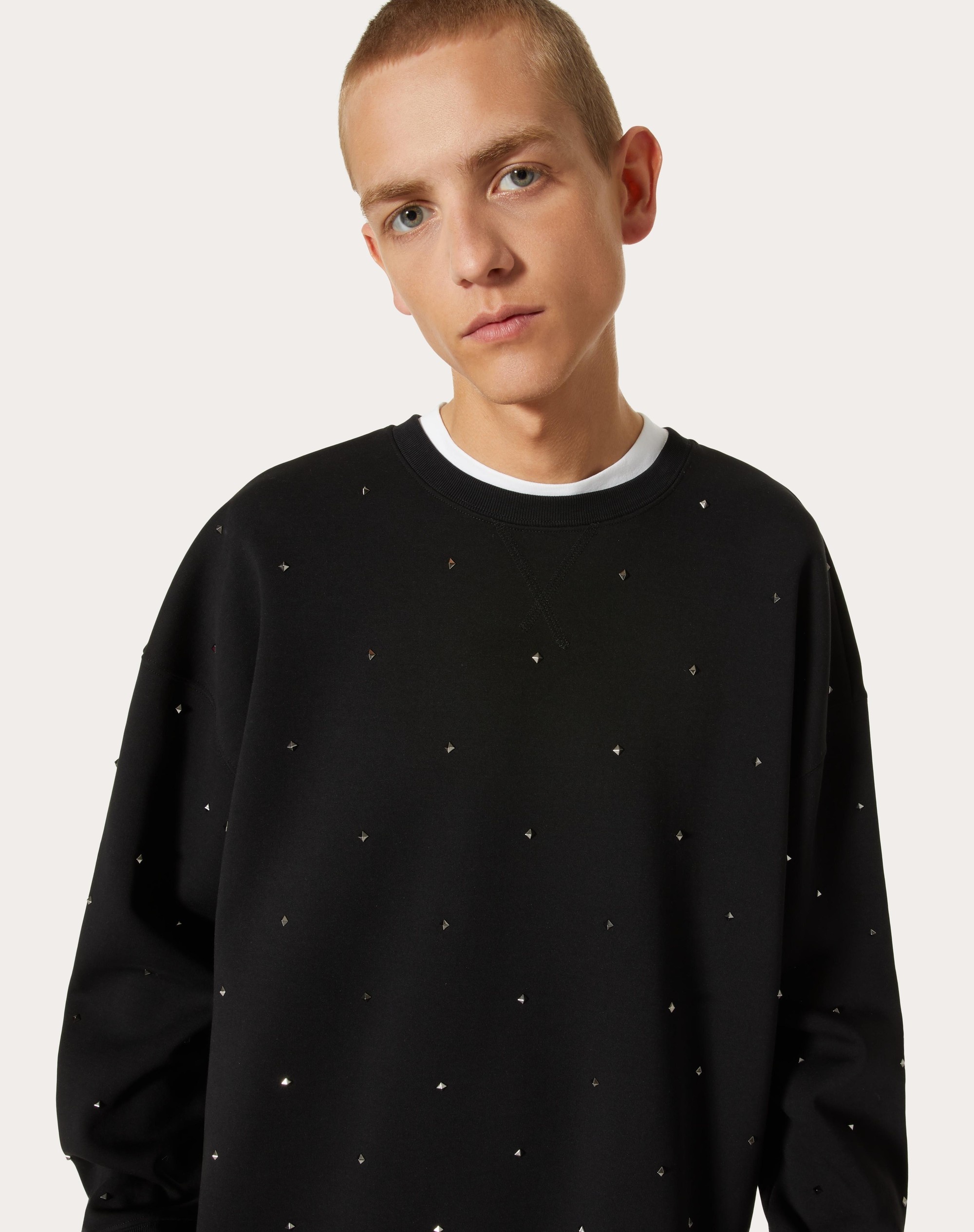 ALL OVER ROCKSTUD SPIKE COTTON CREWNECK SWEATSHIRT - 5