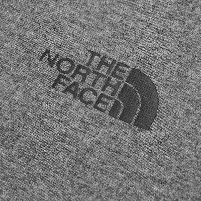 The North Face The North Face Raglan Redbox Crew Sweat outlook