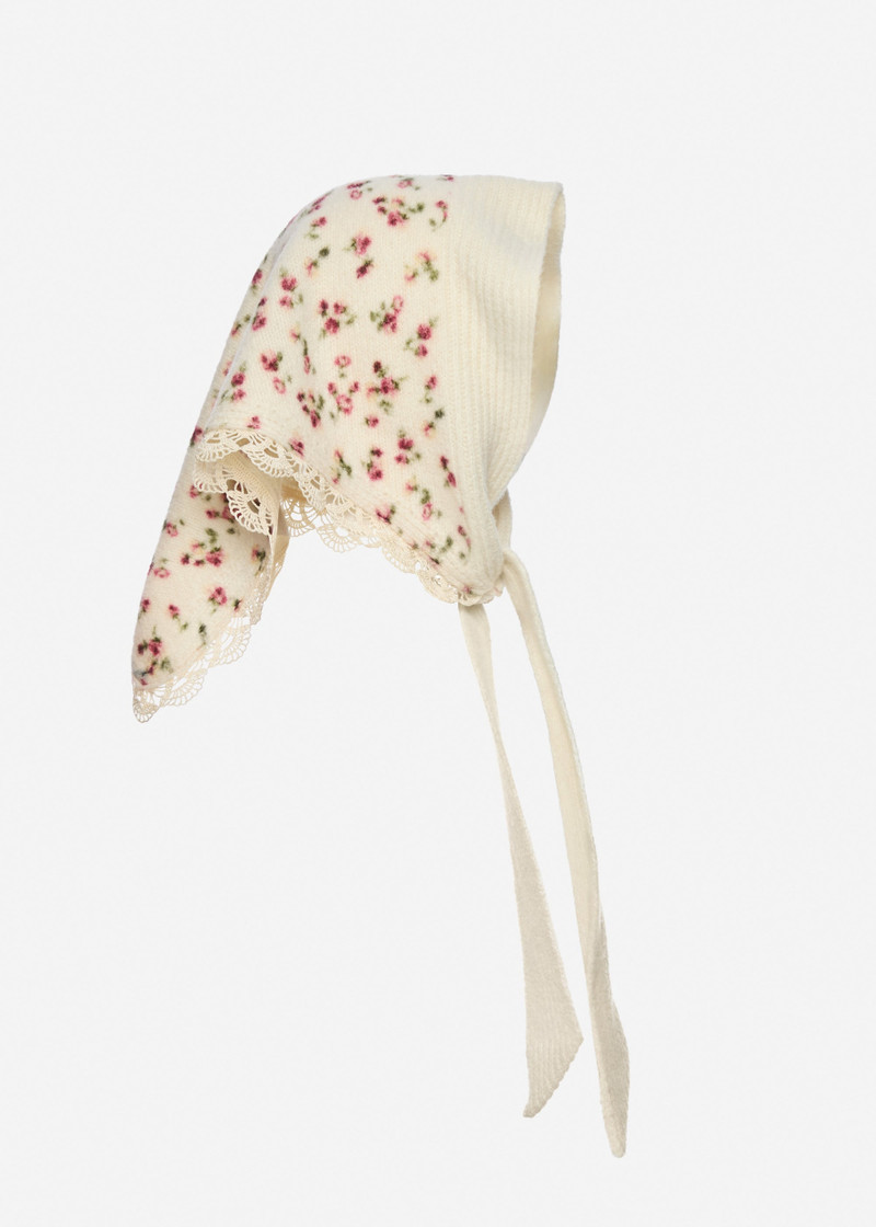 Floral scarf with lace trim in cream 3