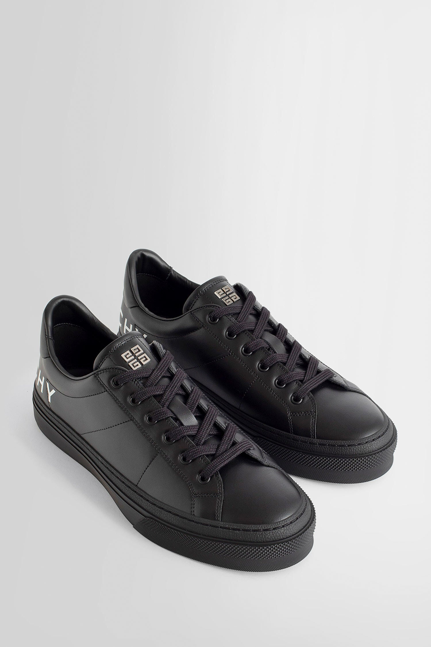 GIVENCHY MAN BLACK SNEAKERS - 7