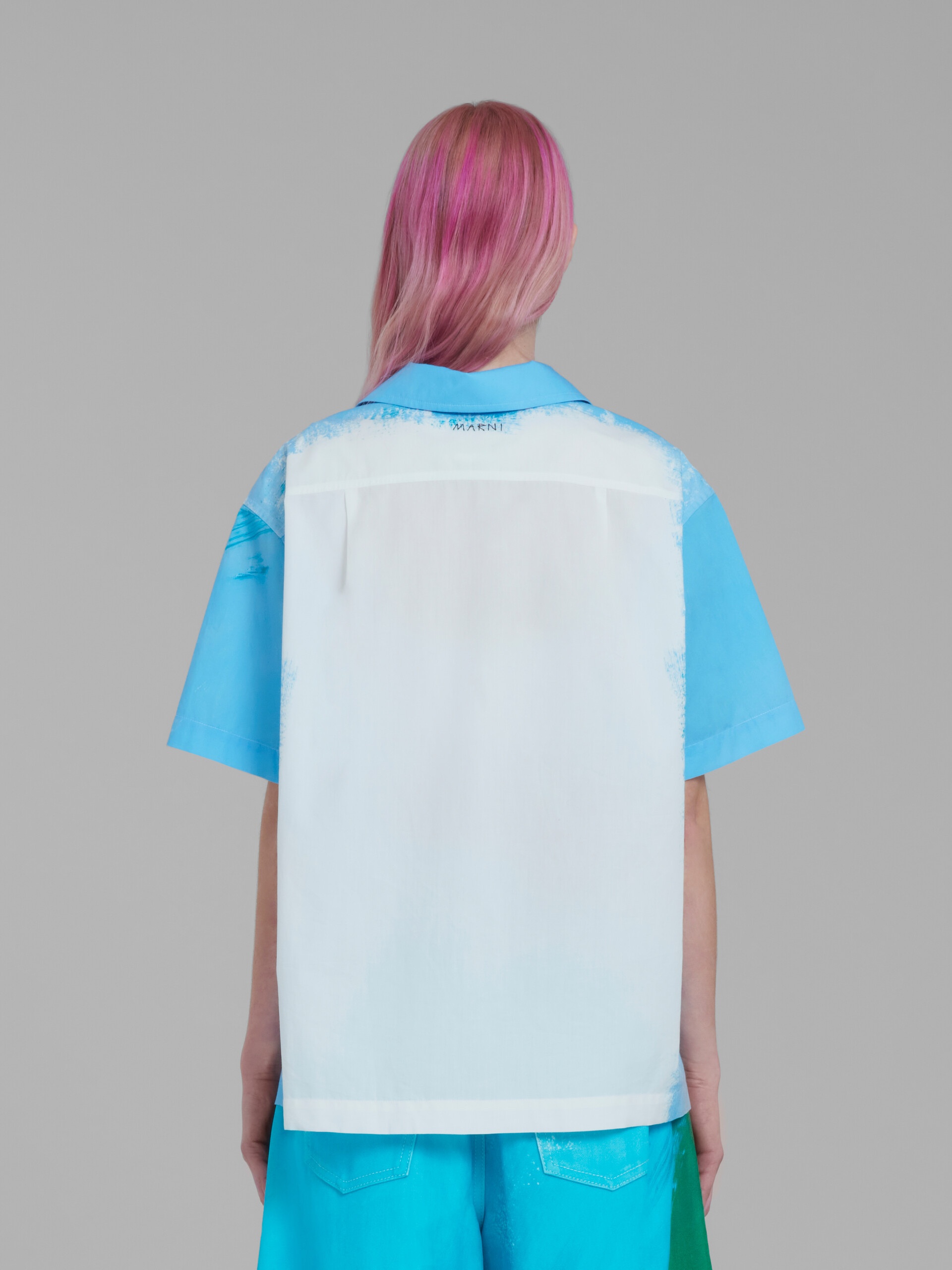 LIGHT BLUE POPLIN BOWLING SHIRT WITH RAINBOW PRINT - 3