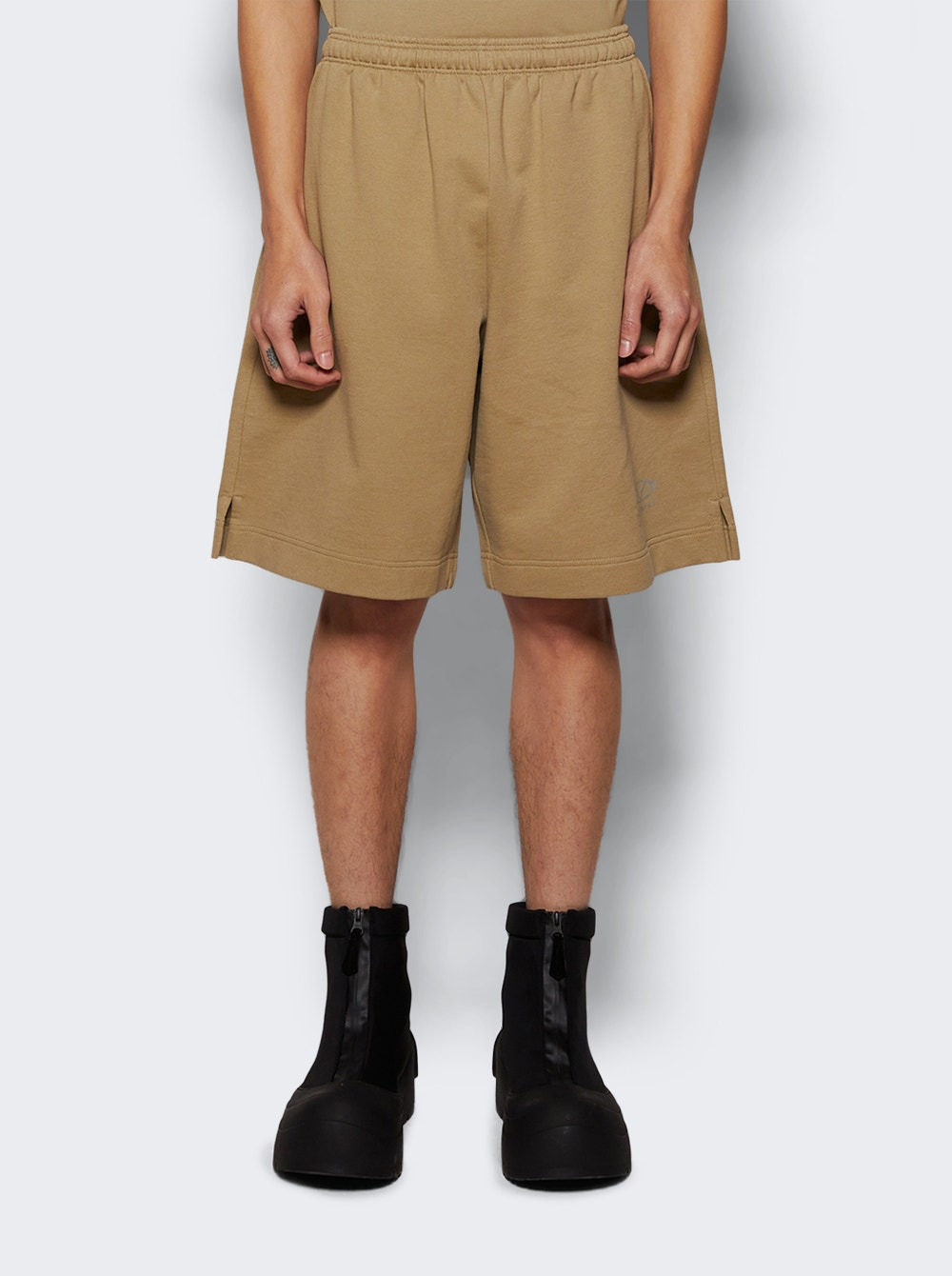Oval Logo Shorts Taupe - 3