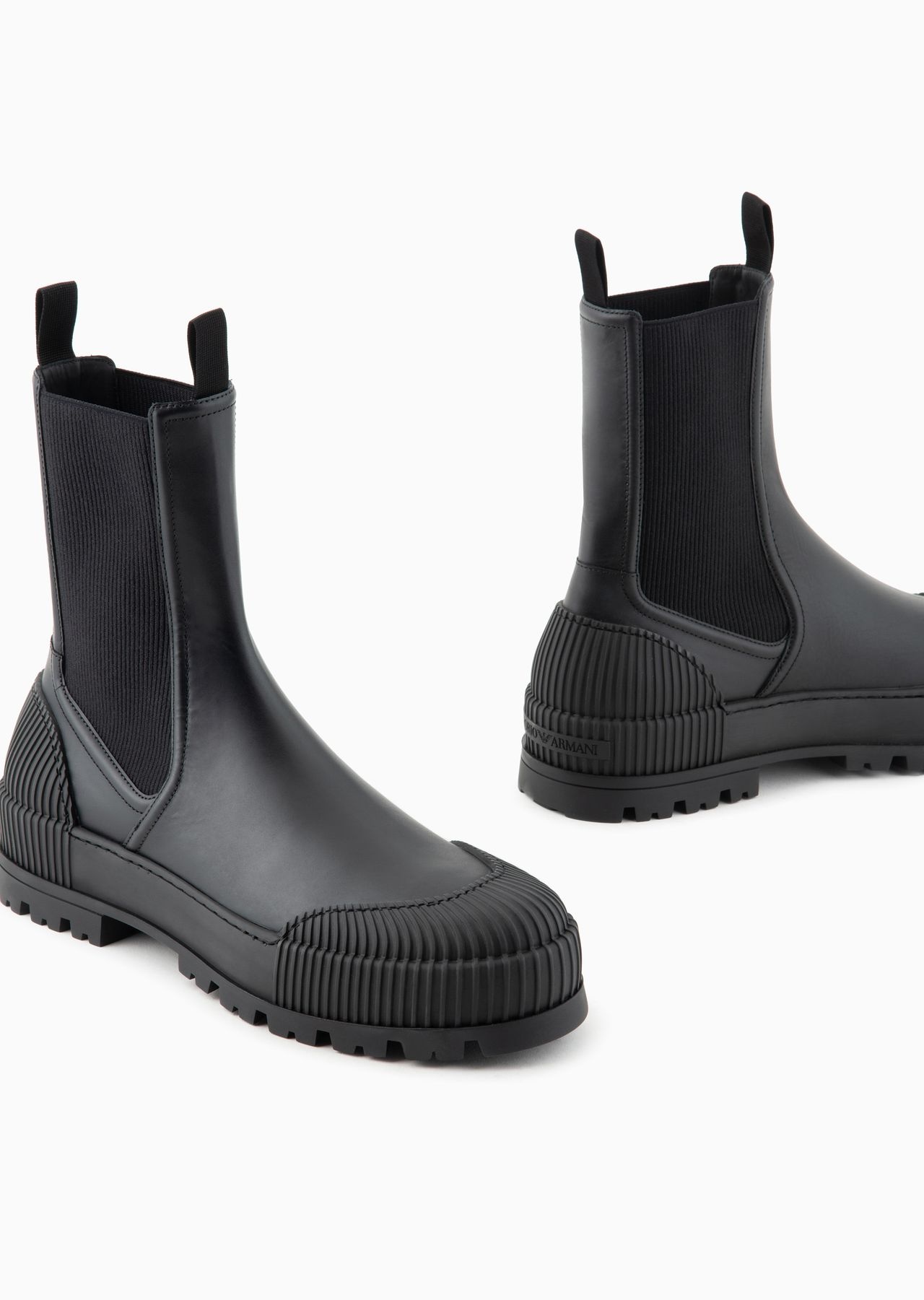 Leather Beatle boots with rubber toe and sole - 4