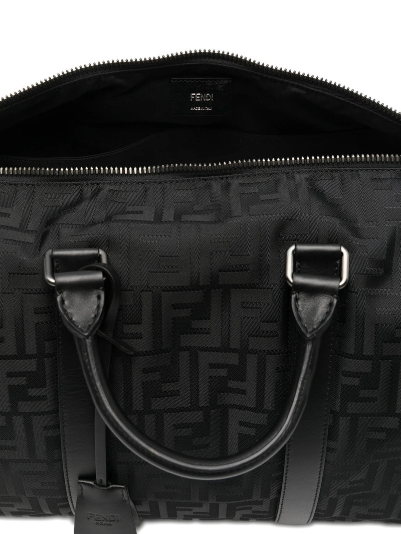 FENDI Fendi Shoulder Bags outlook