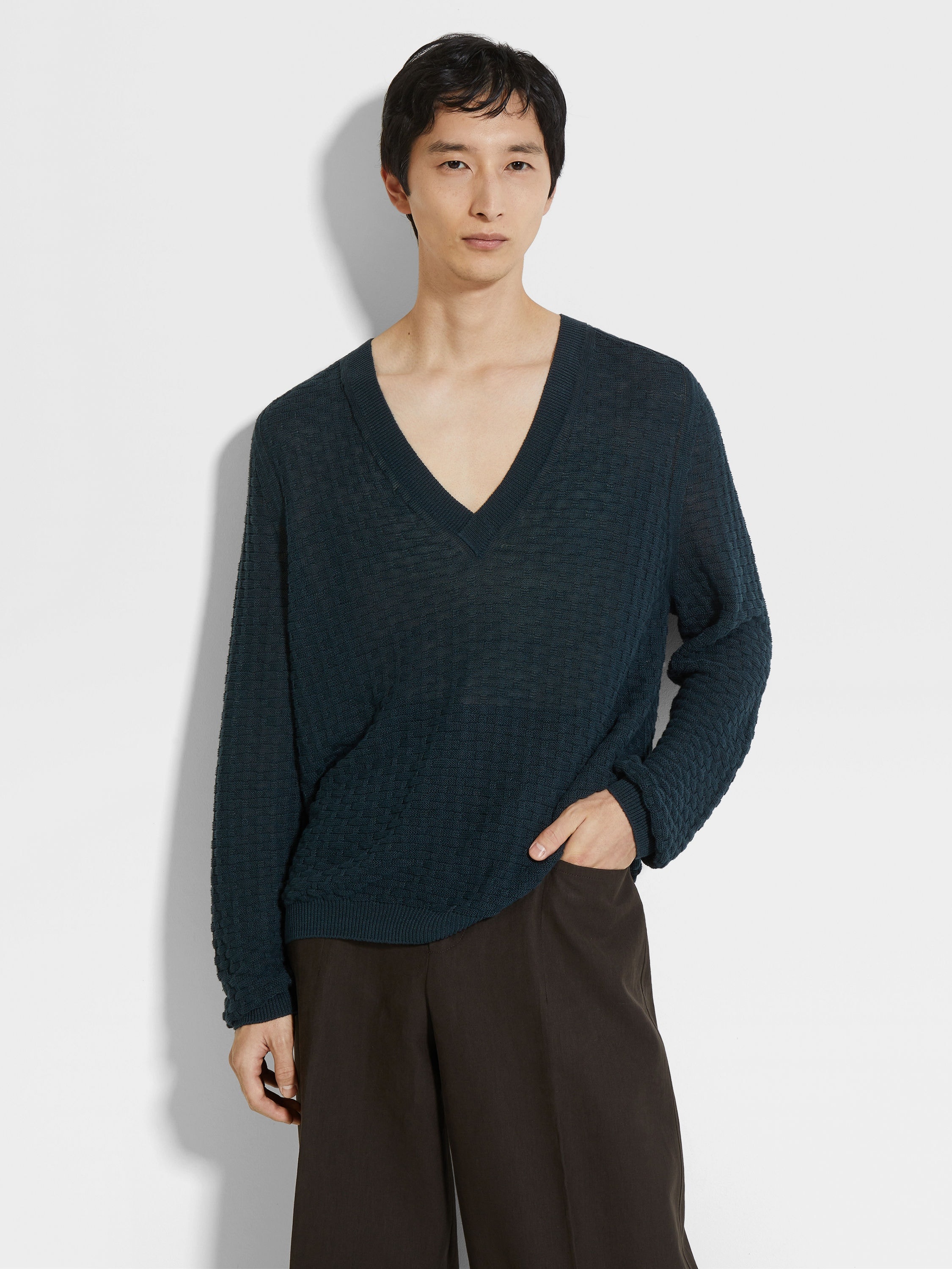 DARK TEAL BLUE OASI LINO V-NECK - 3