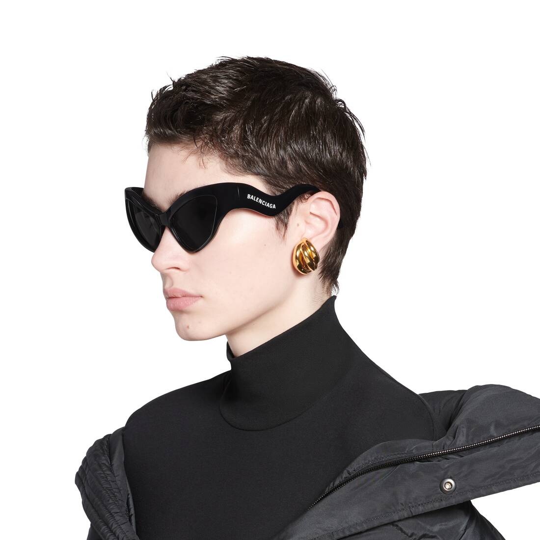 BALENCIAGA Women's Hamptons Cat Sunglasses in Black | REVERSIBLE