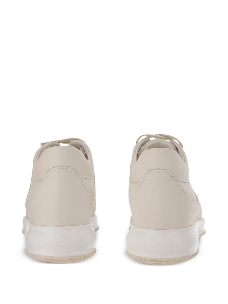 low-top sneakers 3