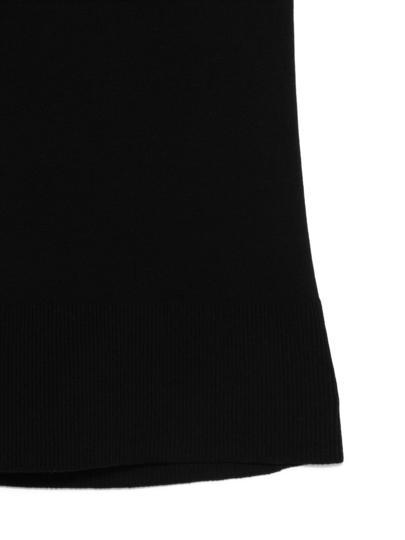 open-back knitted vest 3