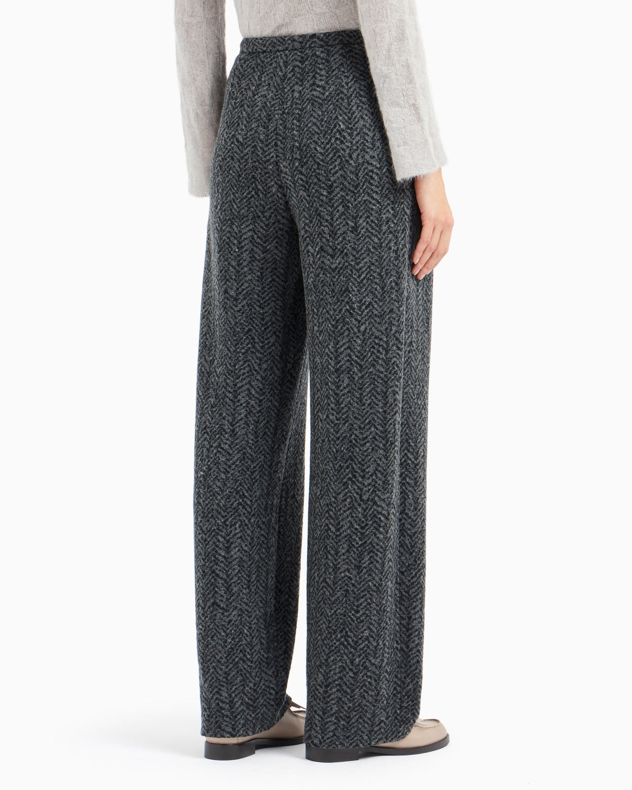 Trousers with pleats, in a wool-blend chevron-motif jacquard - 3