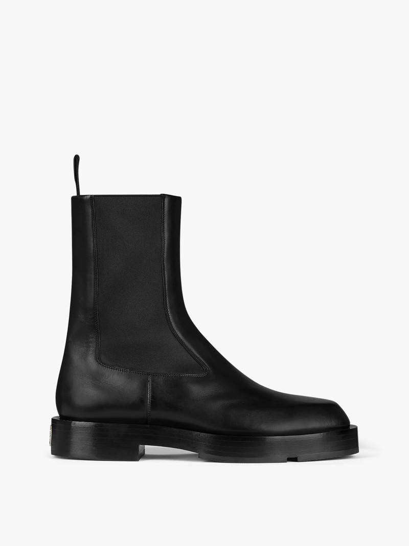 SQUARED CHELSEA BOOTS IN 박스 리더 1