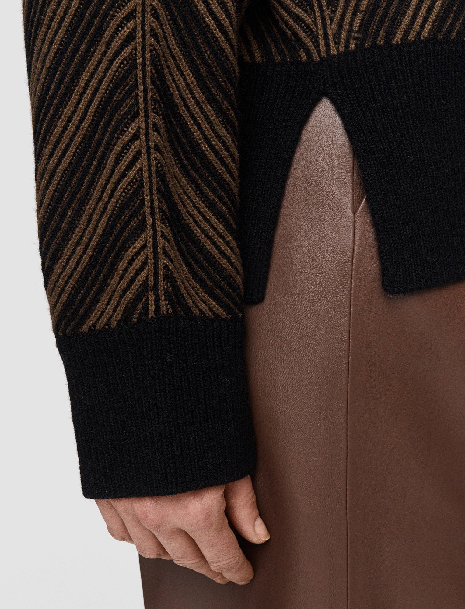 Chevron Ribbed Round Neck Jumper - 6