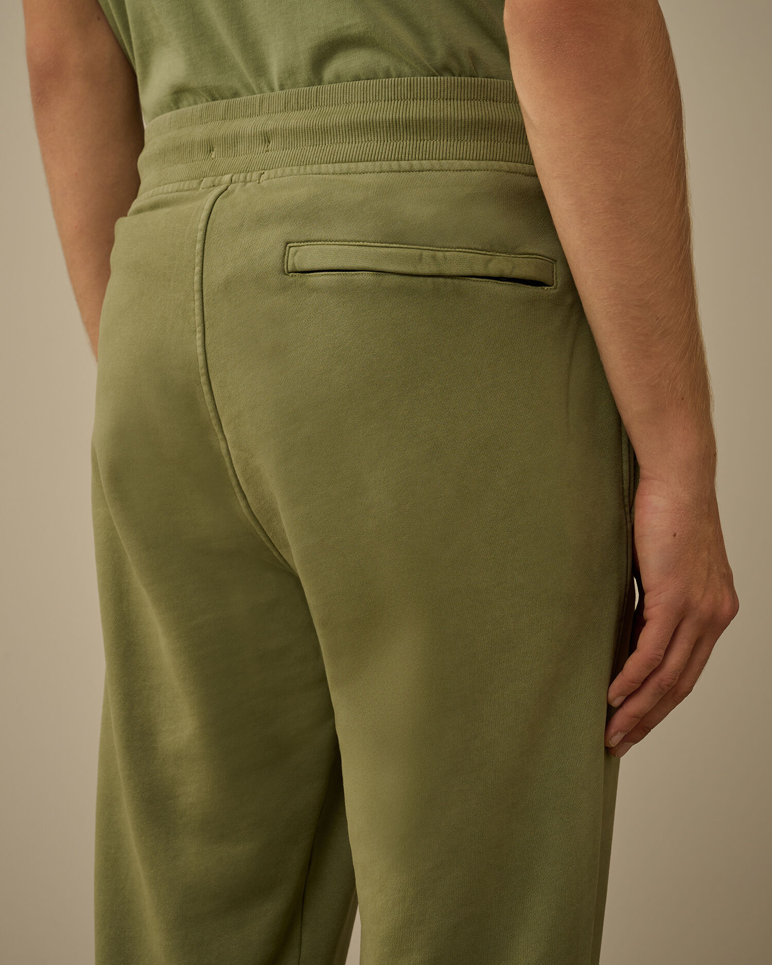 Brushed and Emerized Diagonal Fleece Logo Sweatpants - 6