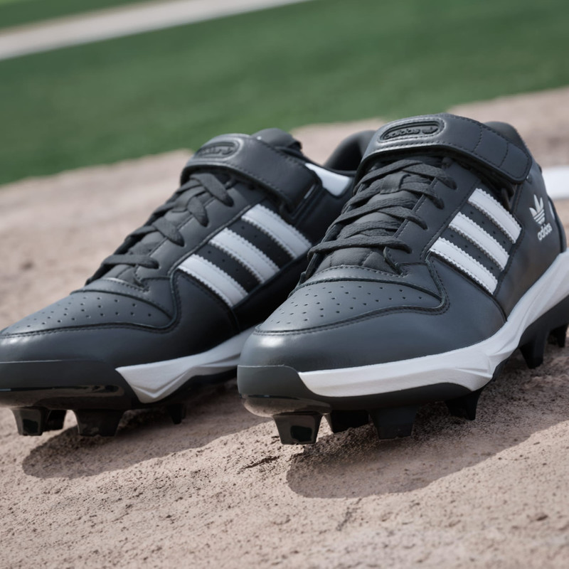 Forum TPU Baseball Cleats 8