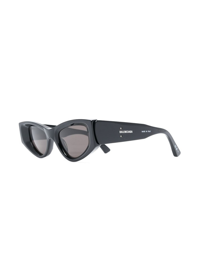 BALENCIAGA cat-eye frame sunglasses outlook