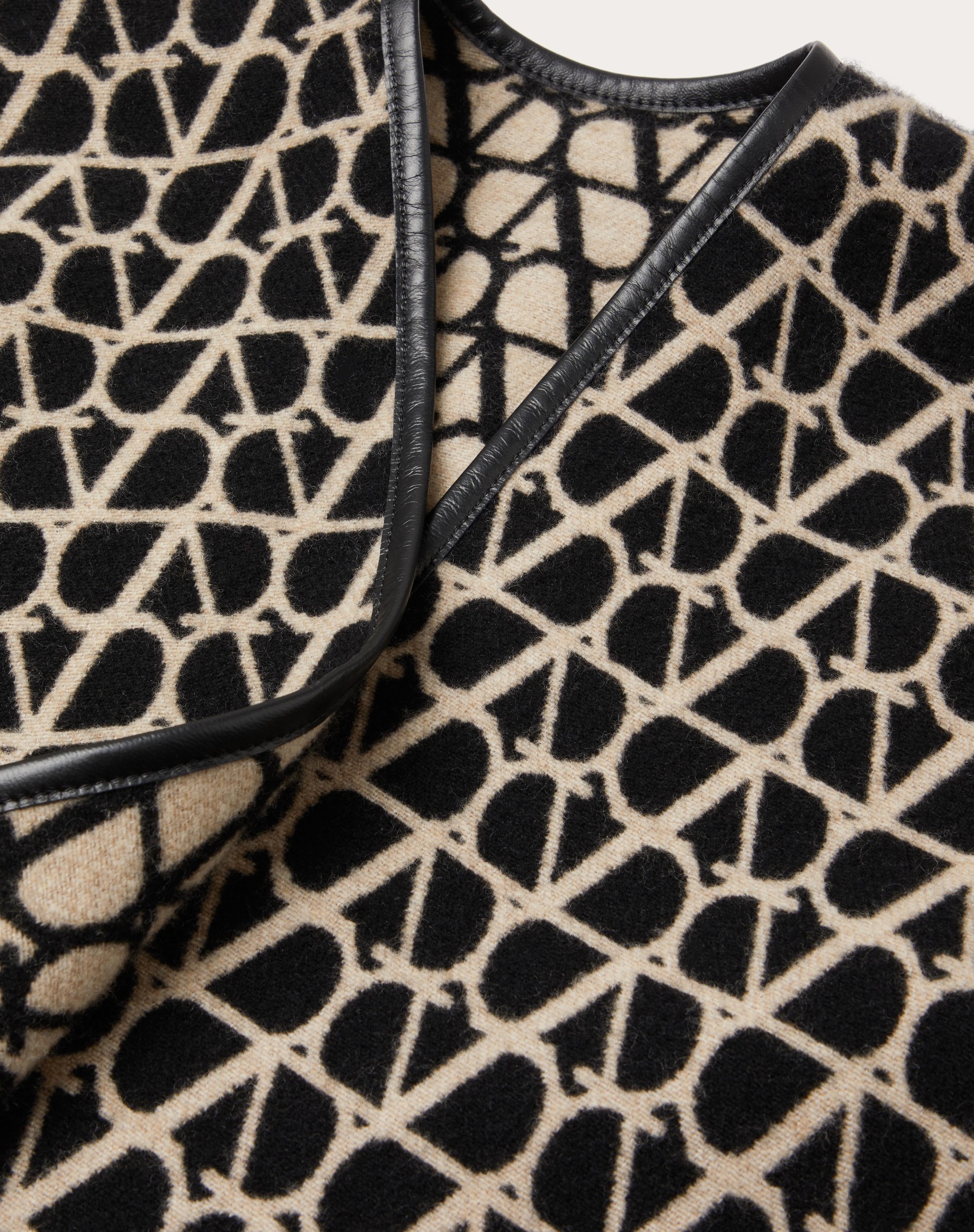 WOOL, CASHMERE AND LEATHER TOILE ICONOGRAPHE PONCHO - 3