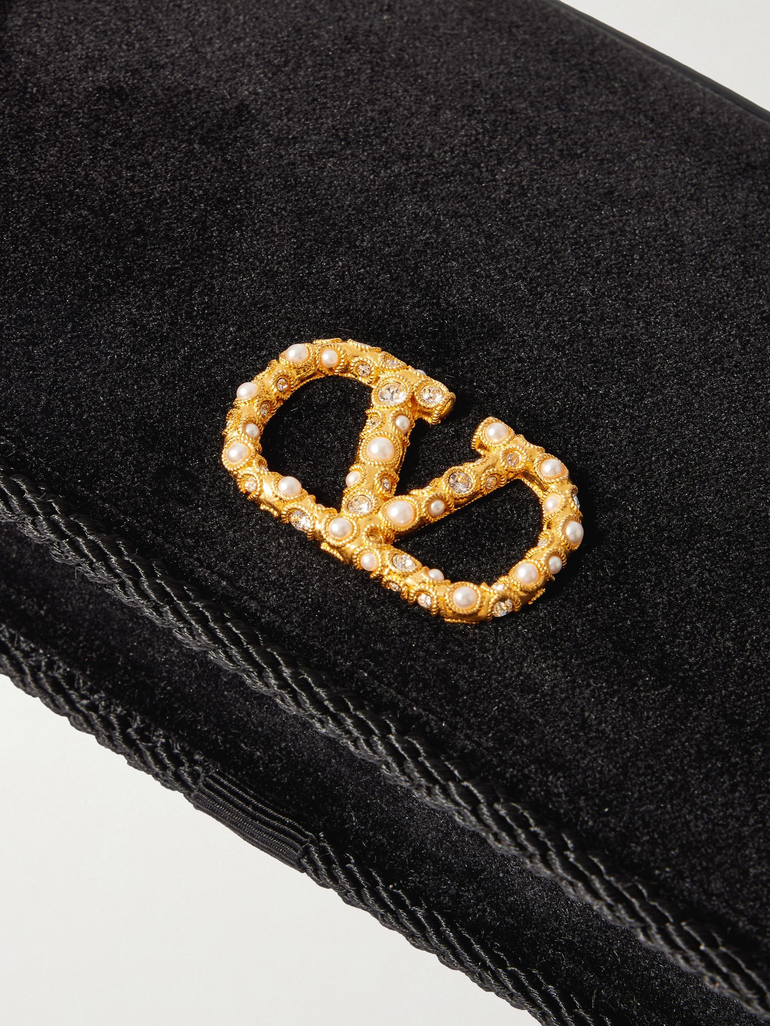 VLogo Signature embellished velvet wallet Black - 4