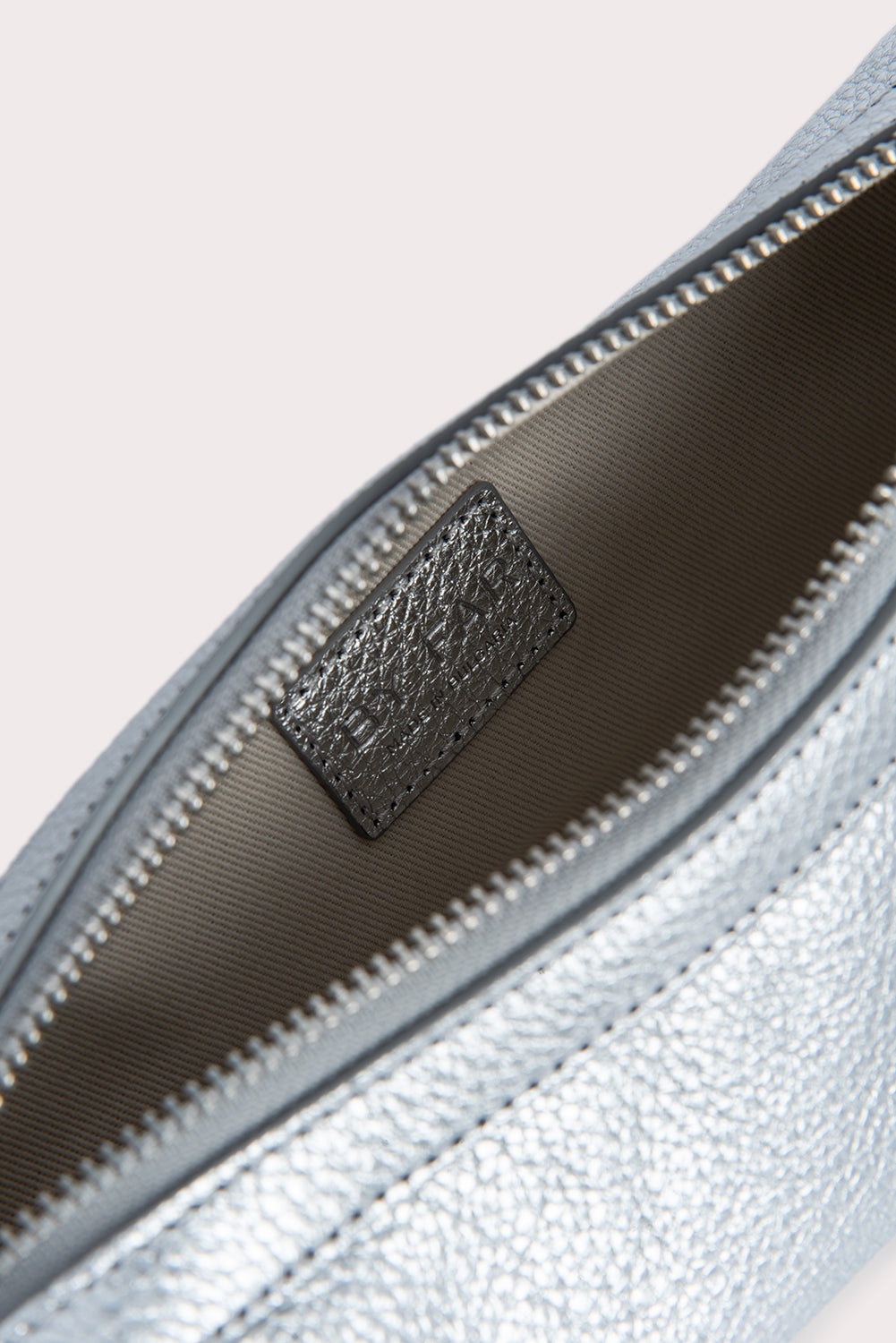 Mini Amira Silver Flat Grain Leather - 7