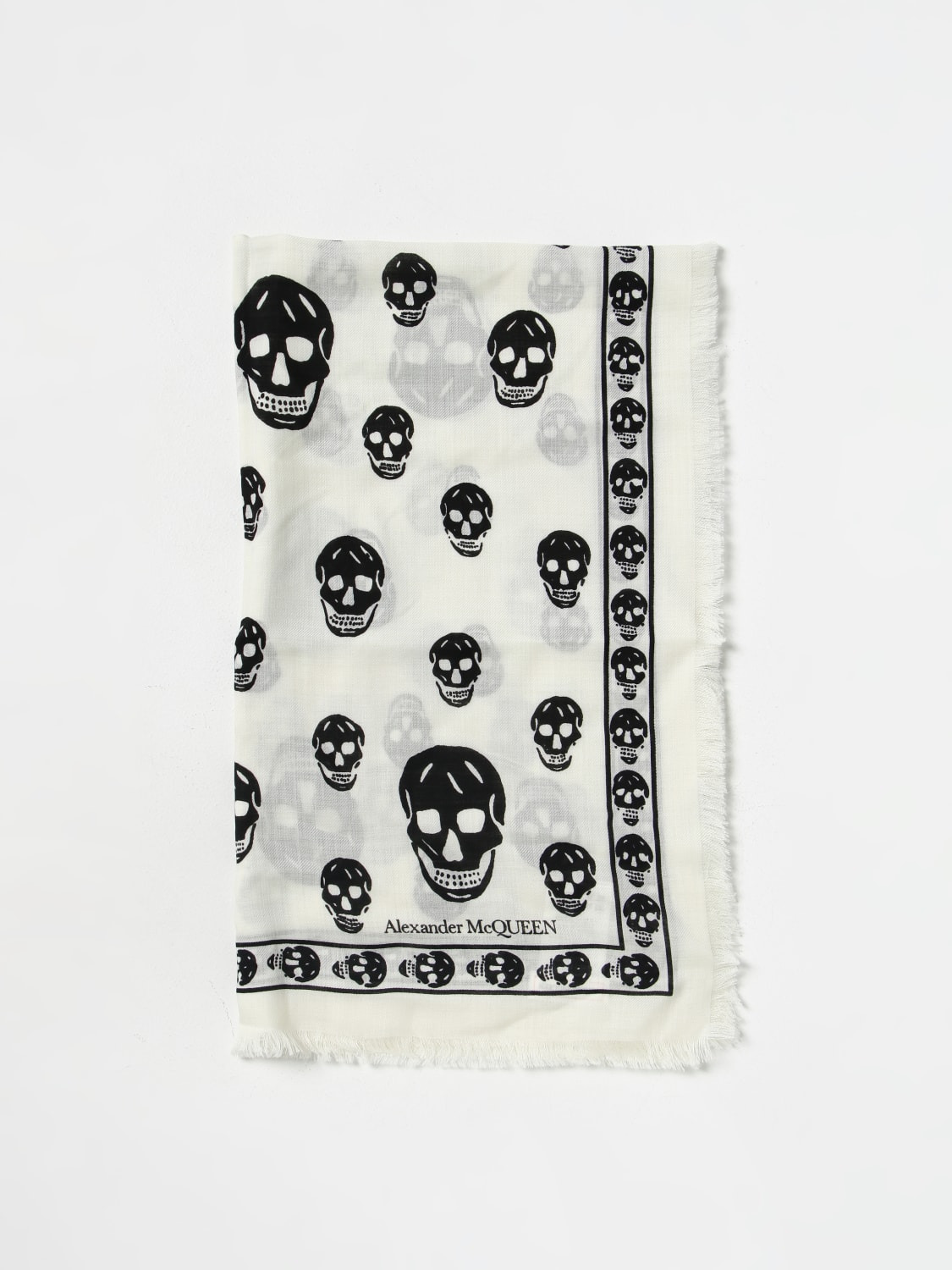 Alexander McQueen Skull scarf in jacquard wool - 1