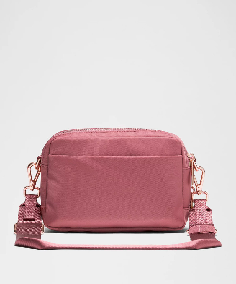 Everywhere Crossbody Bag 2L *Metal Hardware 3