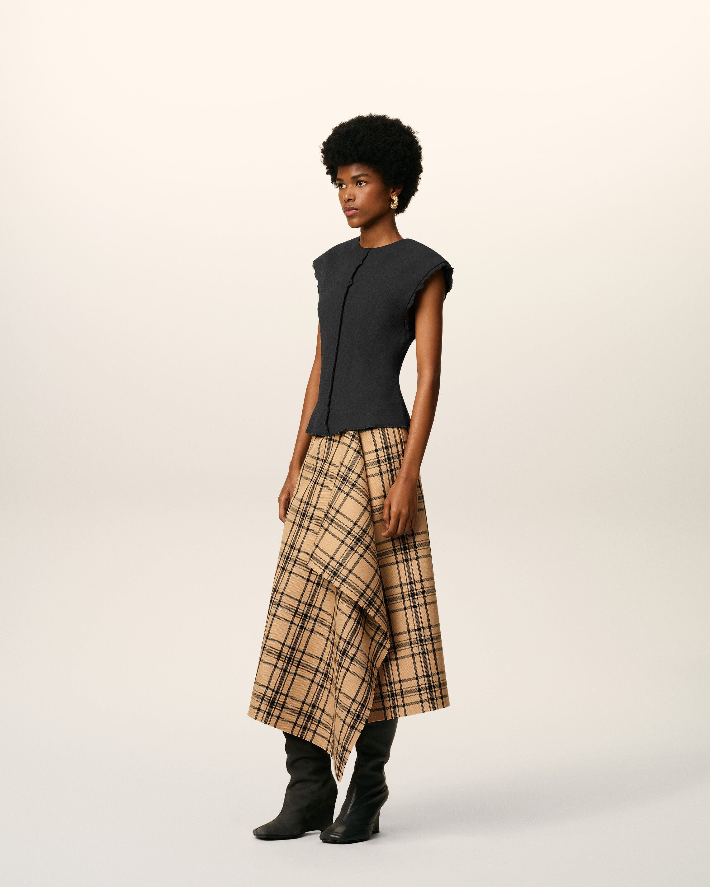 BLACK SLEEVELESS RAW EDGE DETAILS TOP - 6