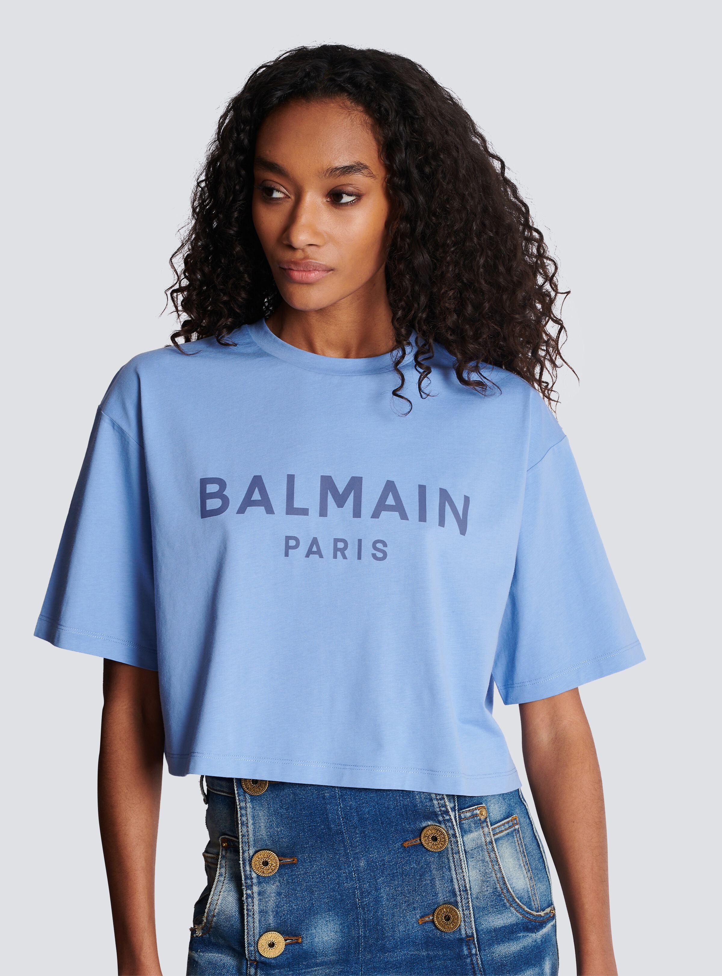 Cropped printed Balmain logo T-shirt - 6