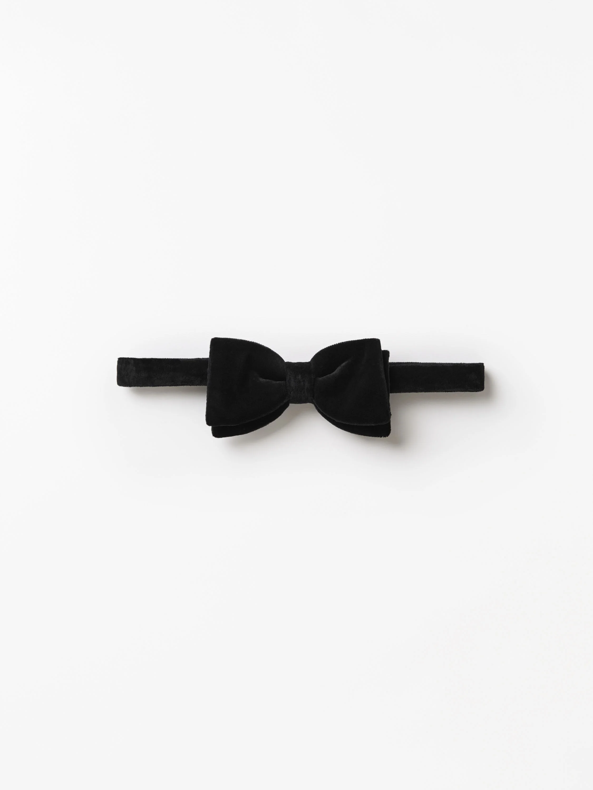 Uitta Velvet Bowtie - 1