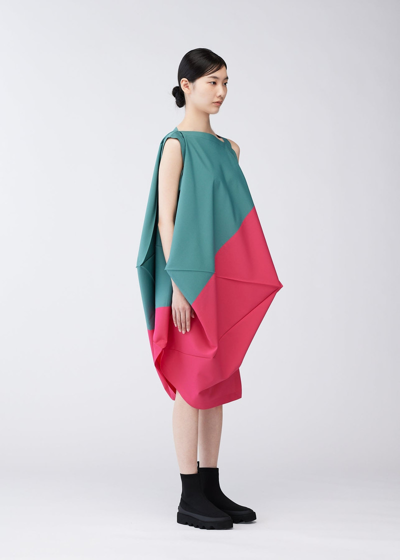 SWITCHING VOLUME DRESS 7