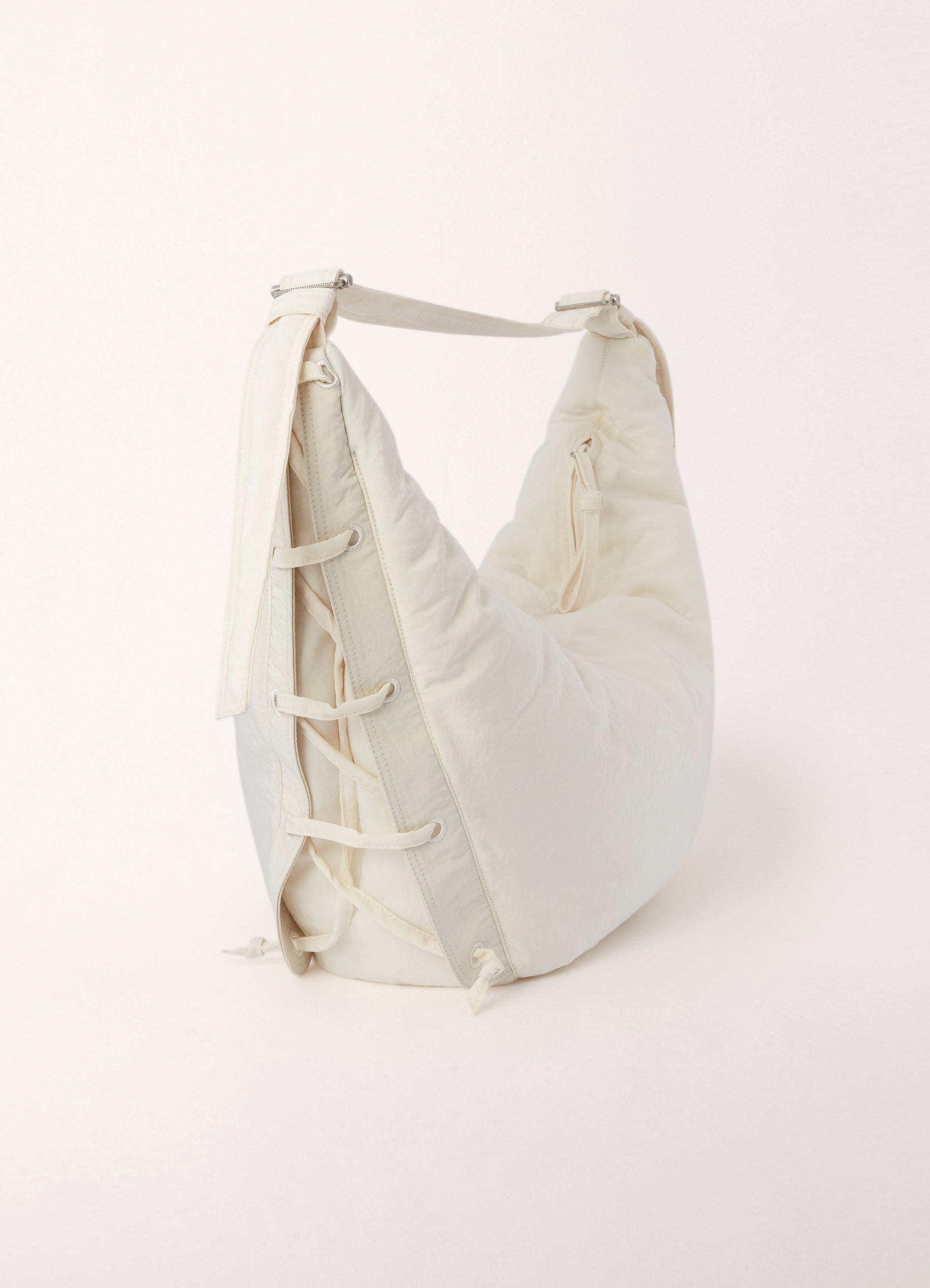 SOFT GAME BAG
NYLON CANVAS - 3