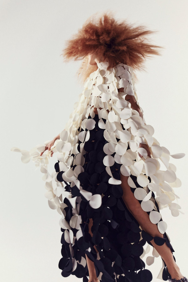 MULTI CIRCLE LAYERED CAPE TOP IVORY 10