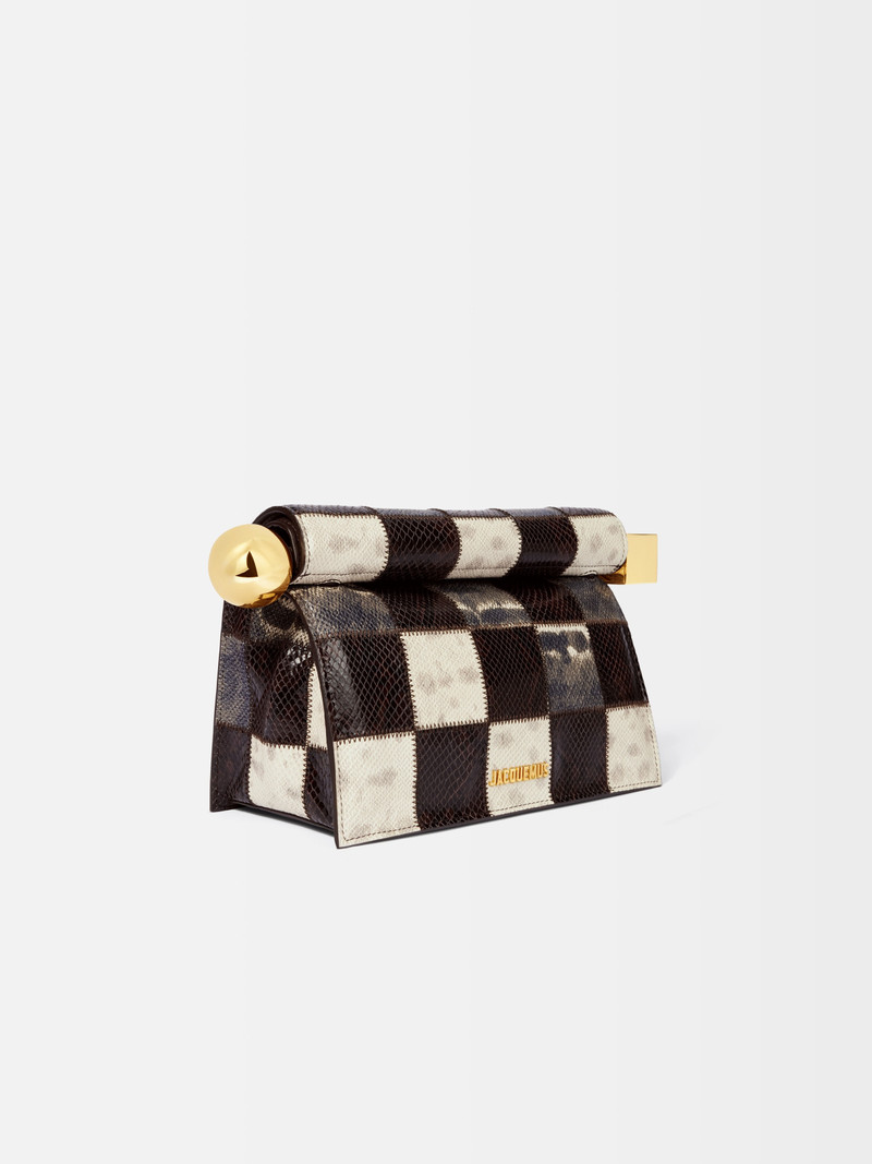 JACQUEMUS The Rond Carré clutch outlook