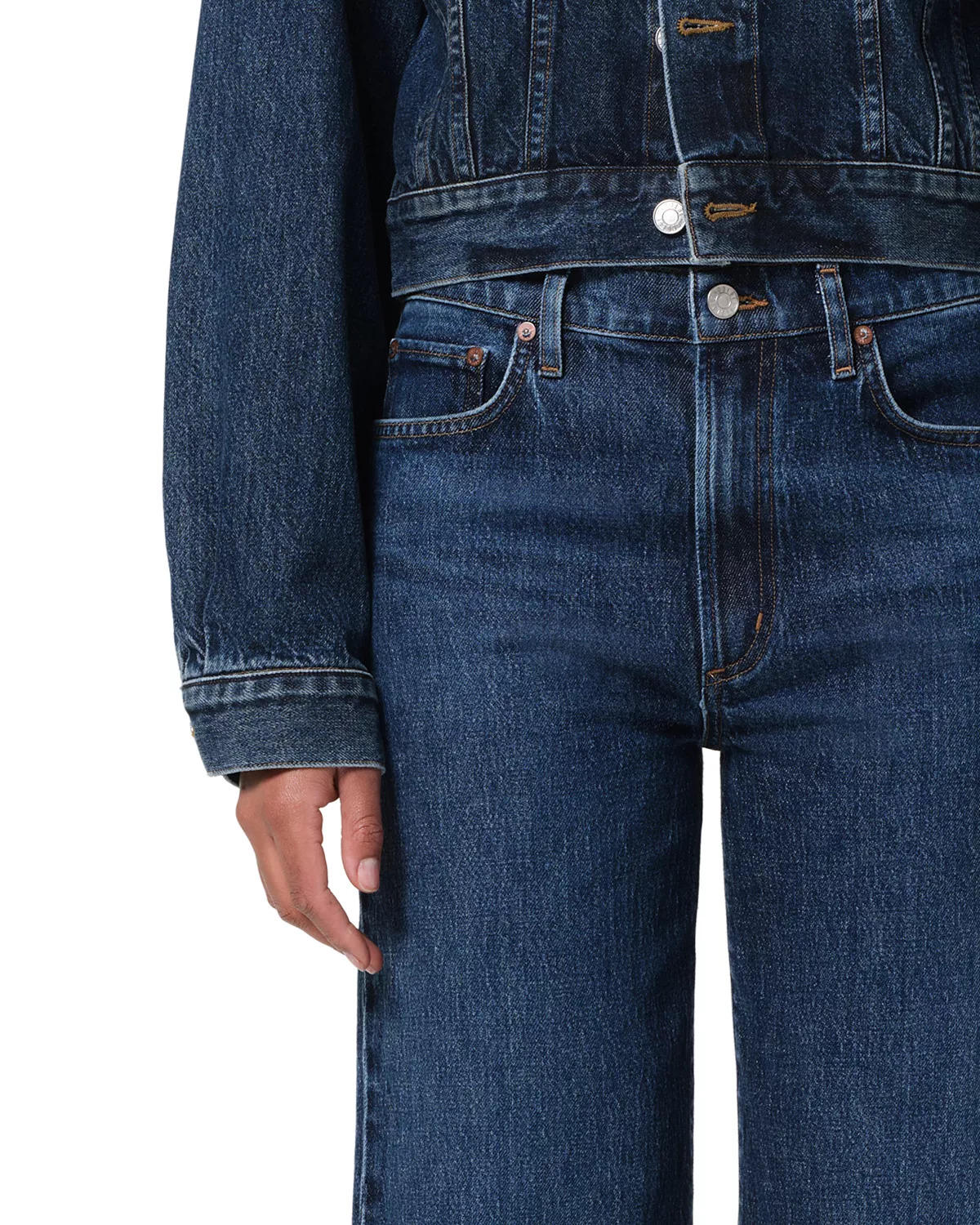 Harper Mid Rise Relaxed Straight Jeans in Echo - 6