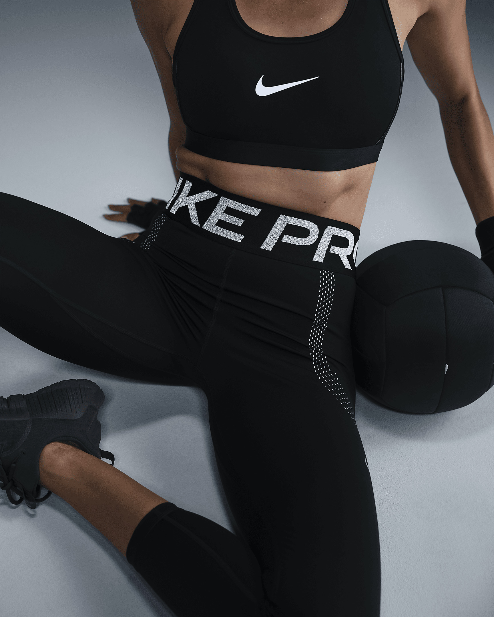 Nike Pro Sculpt Women's High-Waisted 7/8 Leggings - 2
