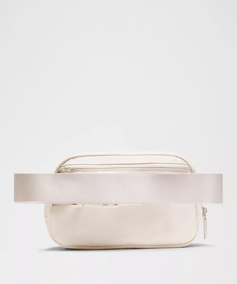 Everywhere Belt Bag with Long Strap 1L 3