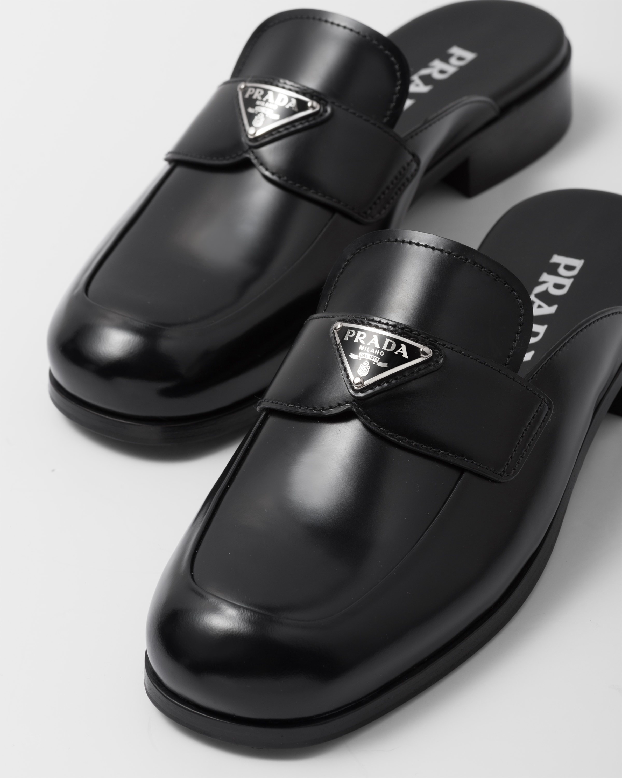 Brushed leather sabots - 6