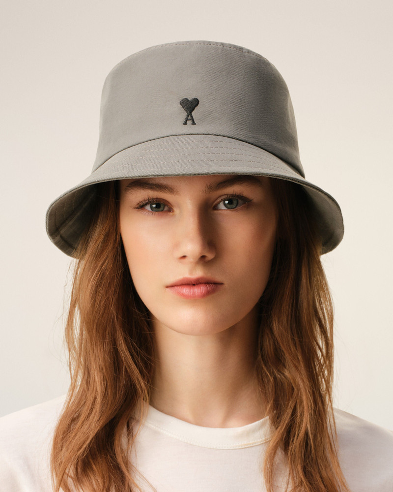 AMI Paris GREY COTTON AMI DE COEUR BUCKET HAT outlook