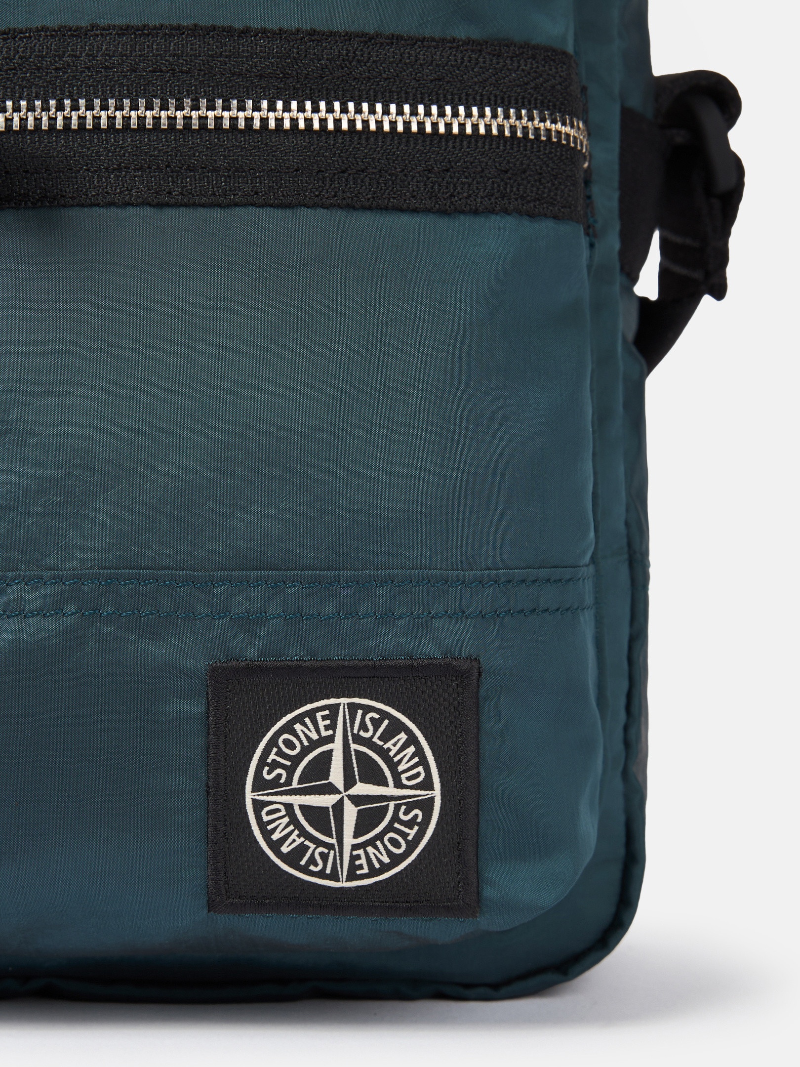 ★正規品【Stone 】Nylon l In Econyl クロスバッグ Stone Island Econyl Nylon Metal Crossbody Bag Black – LESS 17