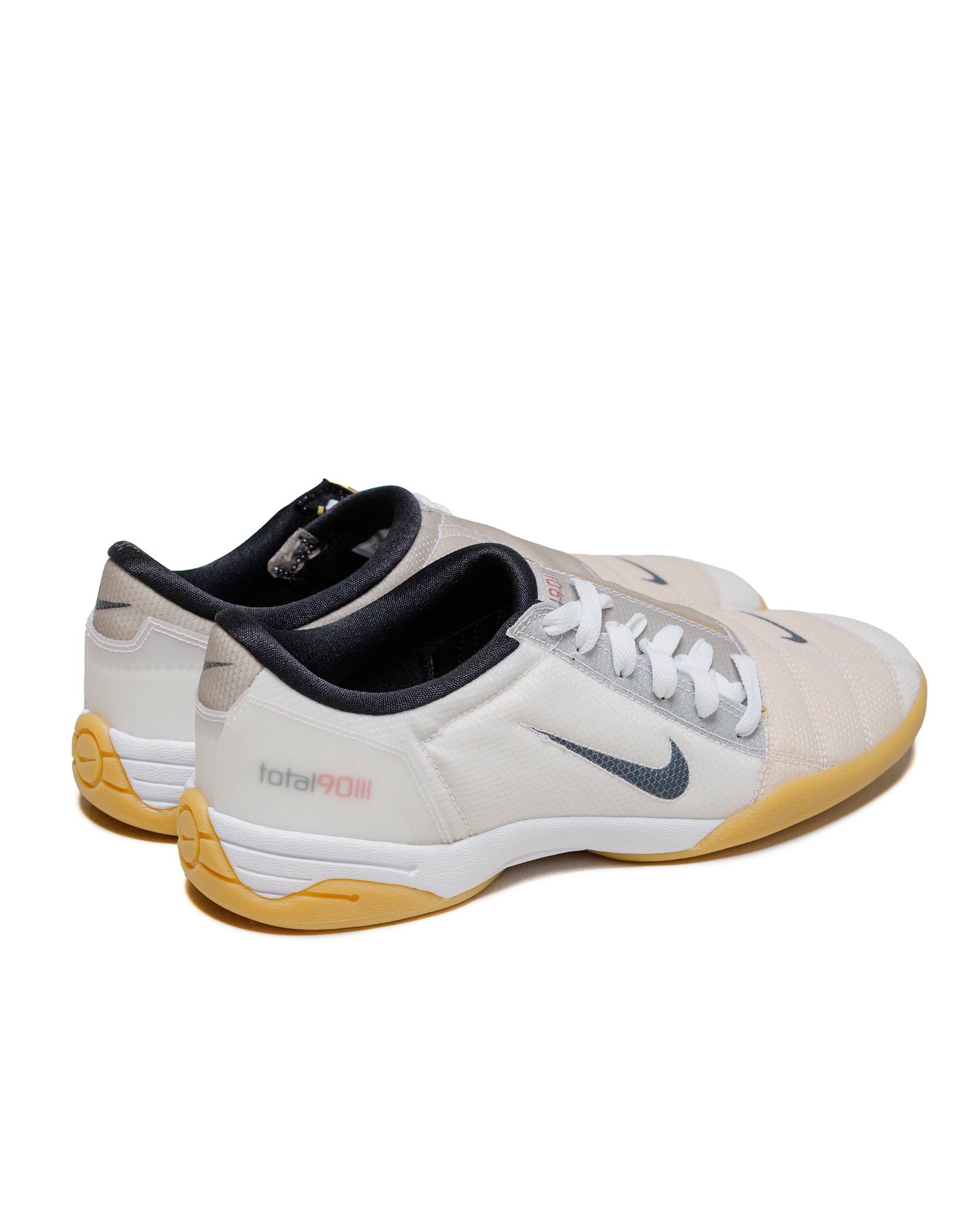 Total 90 White/Black - 3