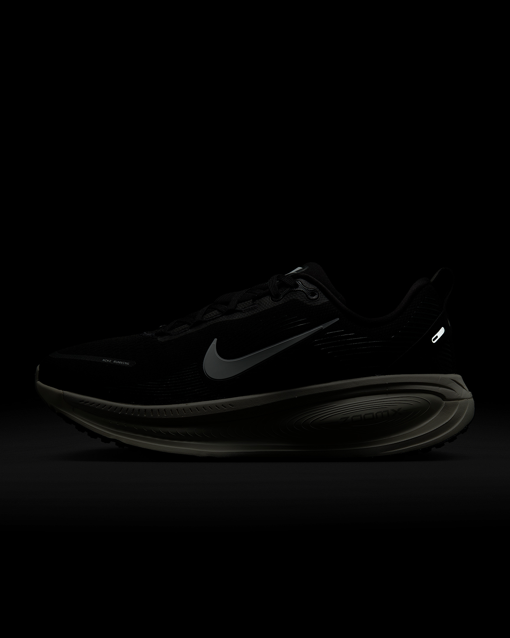 Nike Vomero 18 Men's Road Running Shoes (Wide) - 10