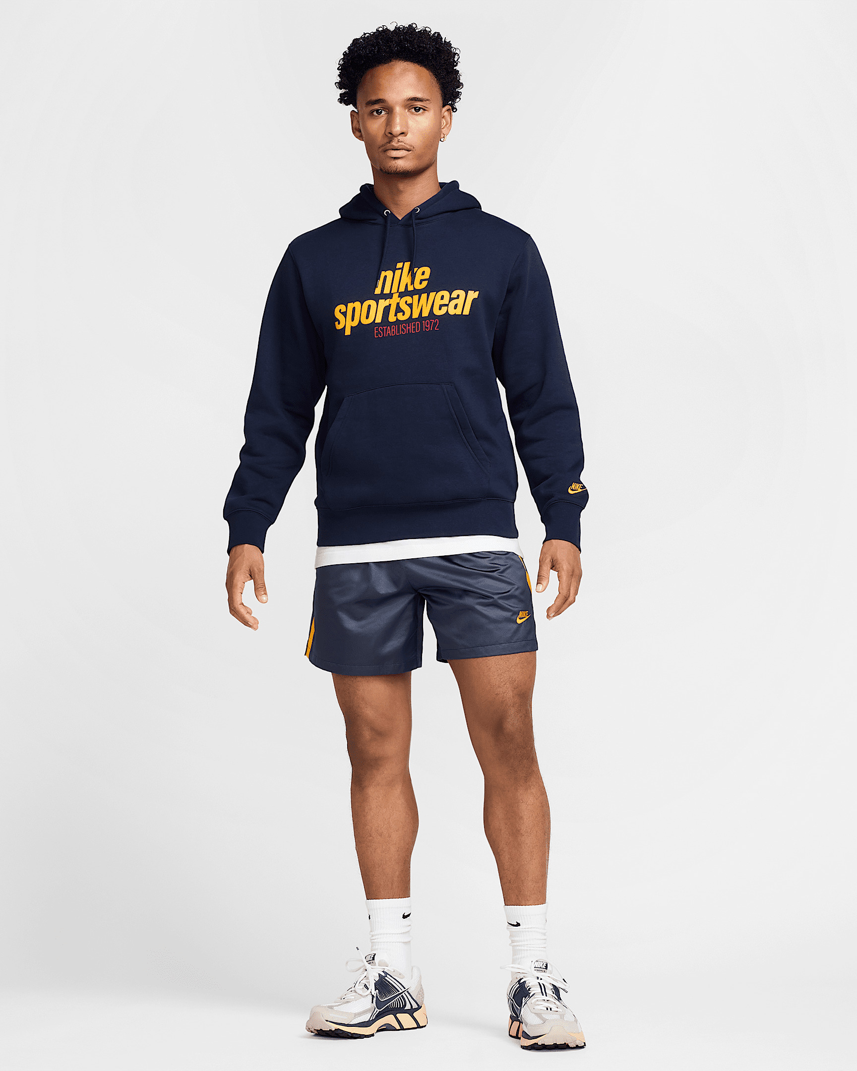 Nike Sportswear Club Men's Flow Football Shorts - 7