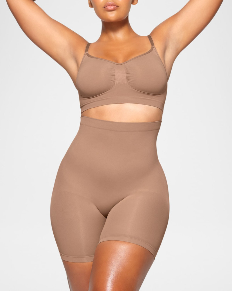 SKIMS Seamless Sculpt Mid-Thigh Shorts outlook